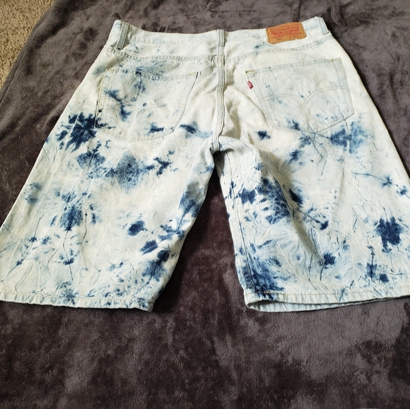 Fresh Levi Shorts - Picture 2 of 5